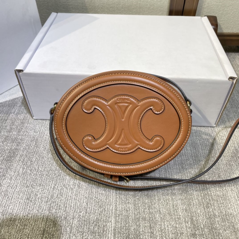 Ce1i*e triomphe bags